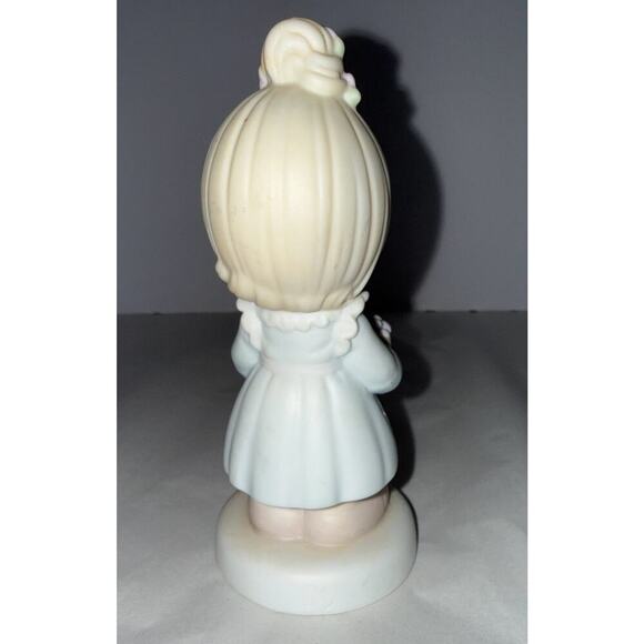 Precious Moments "The Fruit of The Spirit is Love" Figurine 1993 Enesco 521213 - Picture 3 of 4